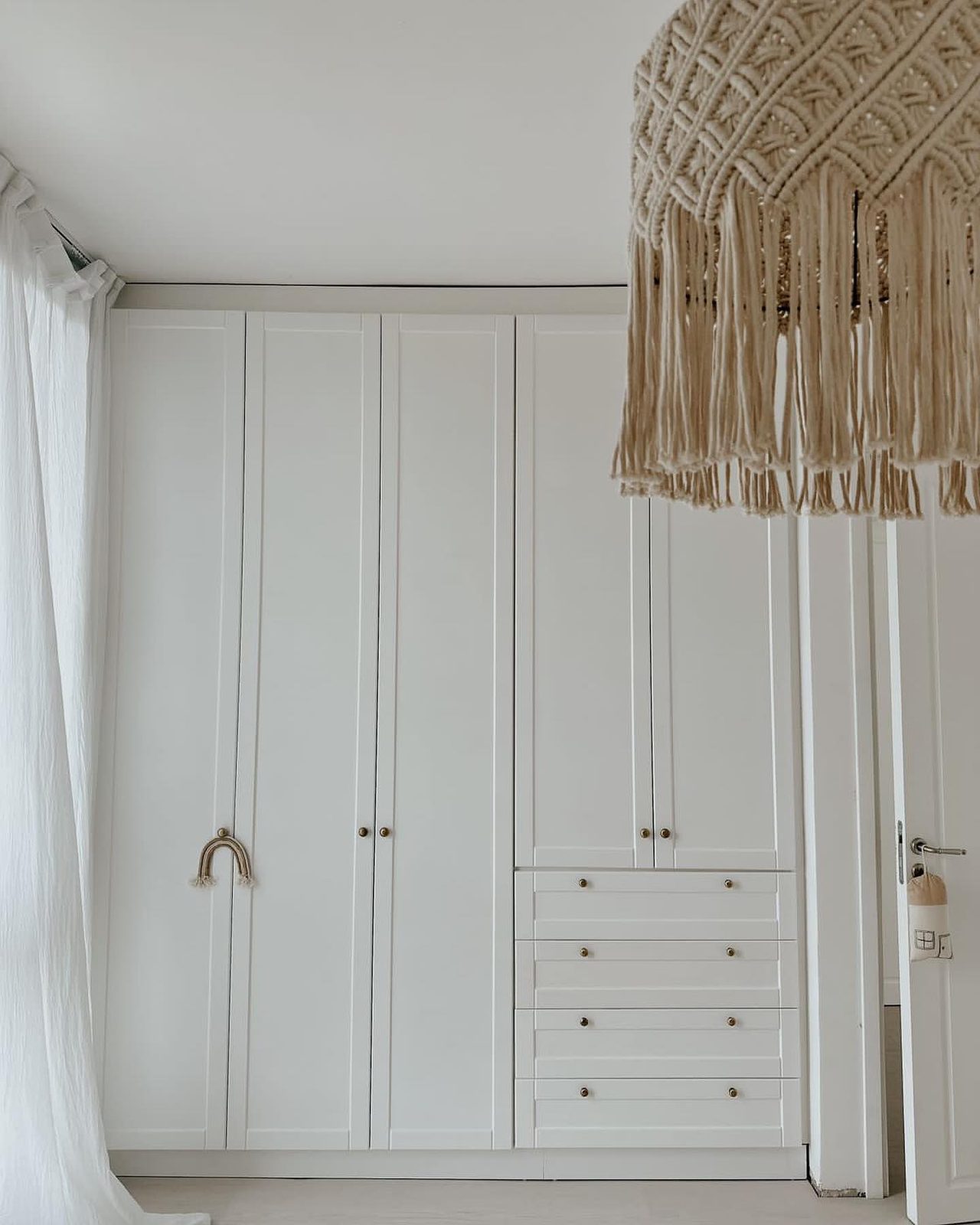 Placard full white en este hermoso dormitorio